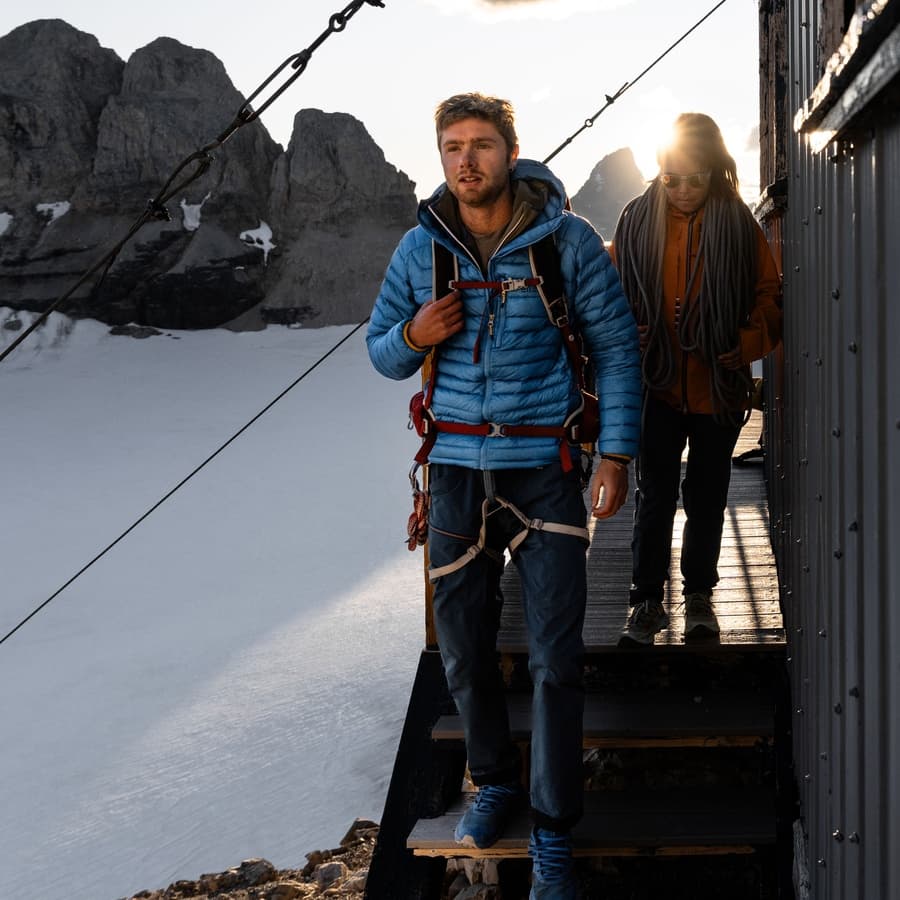 m_cirrus_m_versatility_w_free-ttour-jacket_niel_colgan_takeuchib_nc-1-20_4635_jpg